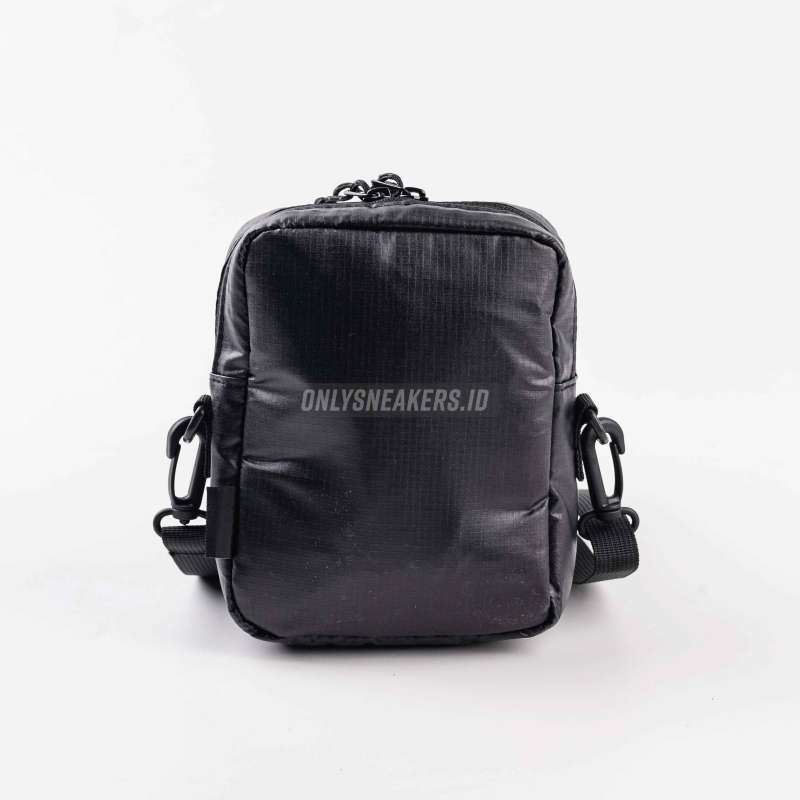 Jual Supreme Shoulder Bag Fw17 Black 100 Authentic Di Seller Onlysneakers Ruko Centre Point Kota Medan Blibli