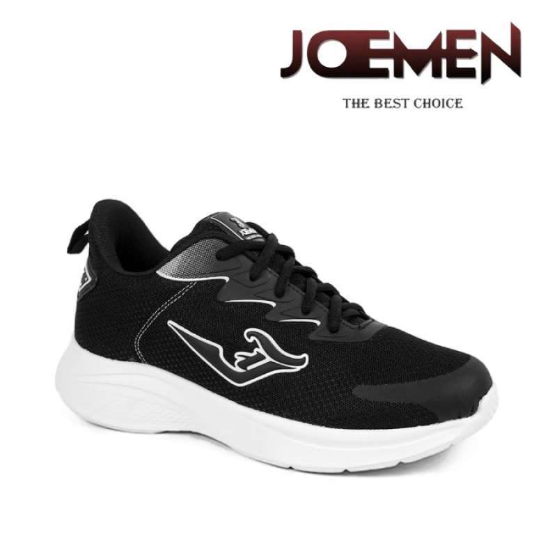 Sepatu sneakers branded store