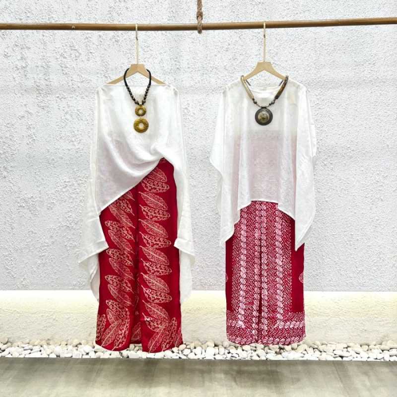 Bokiraligini yoqotgan qiz bilan hayratlanarli vaginal jinsiy aloqa