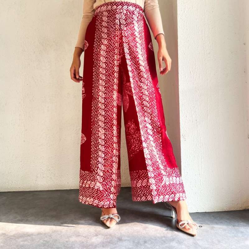 Bir chol bilan bir ayol siltanayapti