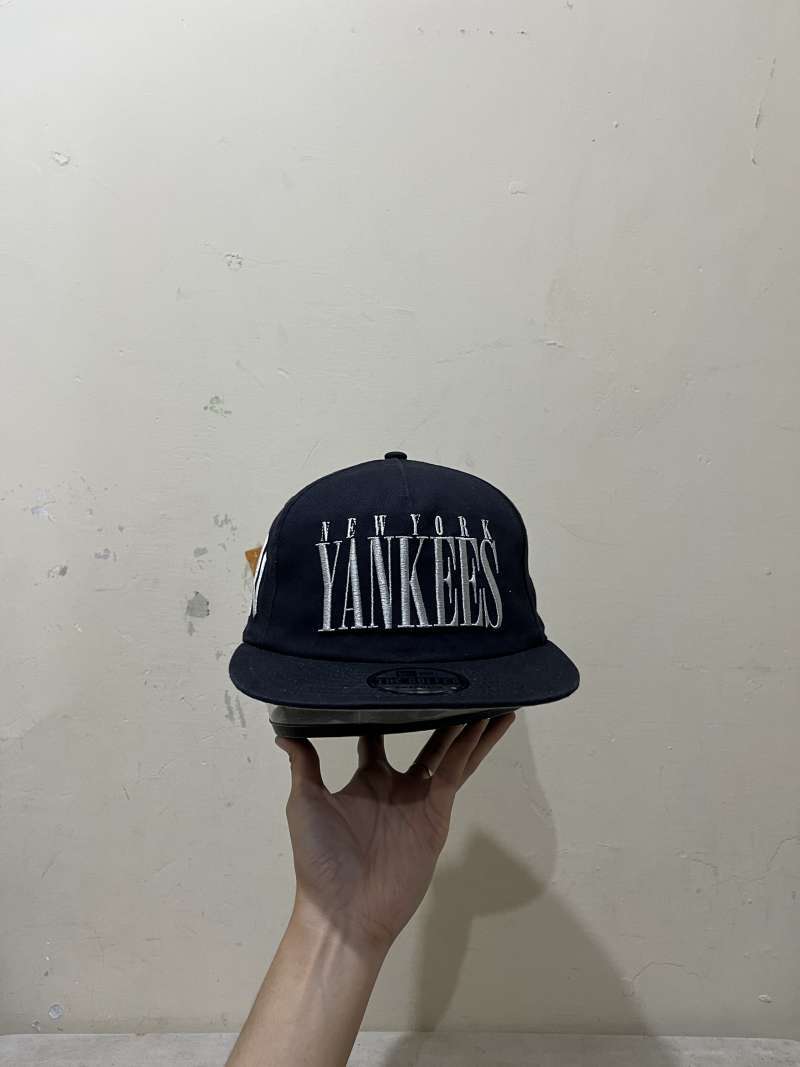 Topi Mlb Mcm New Era Topi MLB NY ALL BLACK WHITE OUTLINE YANKEES