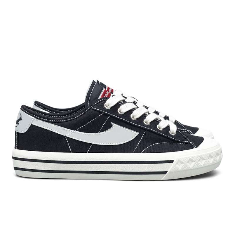 Jual Sepatu Compass Retrograde Silver Model Terbaru - Harga Promo Juli ...