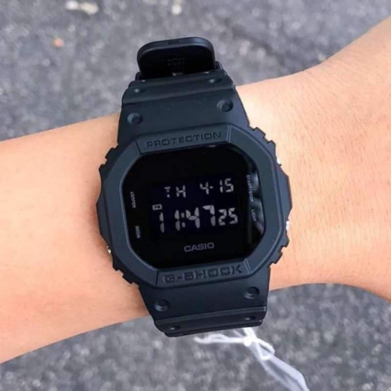 早い者勝ち【美品】CASHIO G-SHOCK　DW-5600BB ブラック G-Shock G-Squad DW-5600BCE-1ER Utility Black Watch • EAN