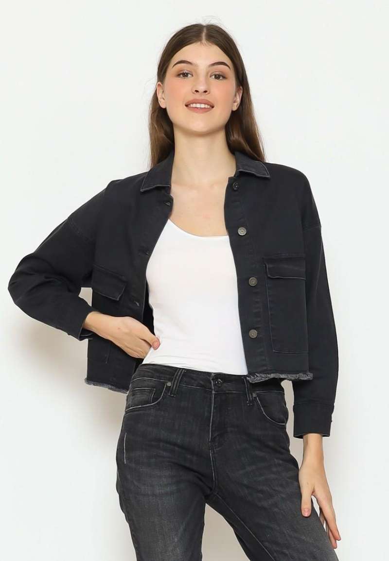 VKontakte-da rus porno aktrisalari Onanizm tugilishni qozgatish usuli sifatida