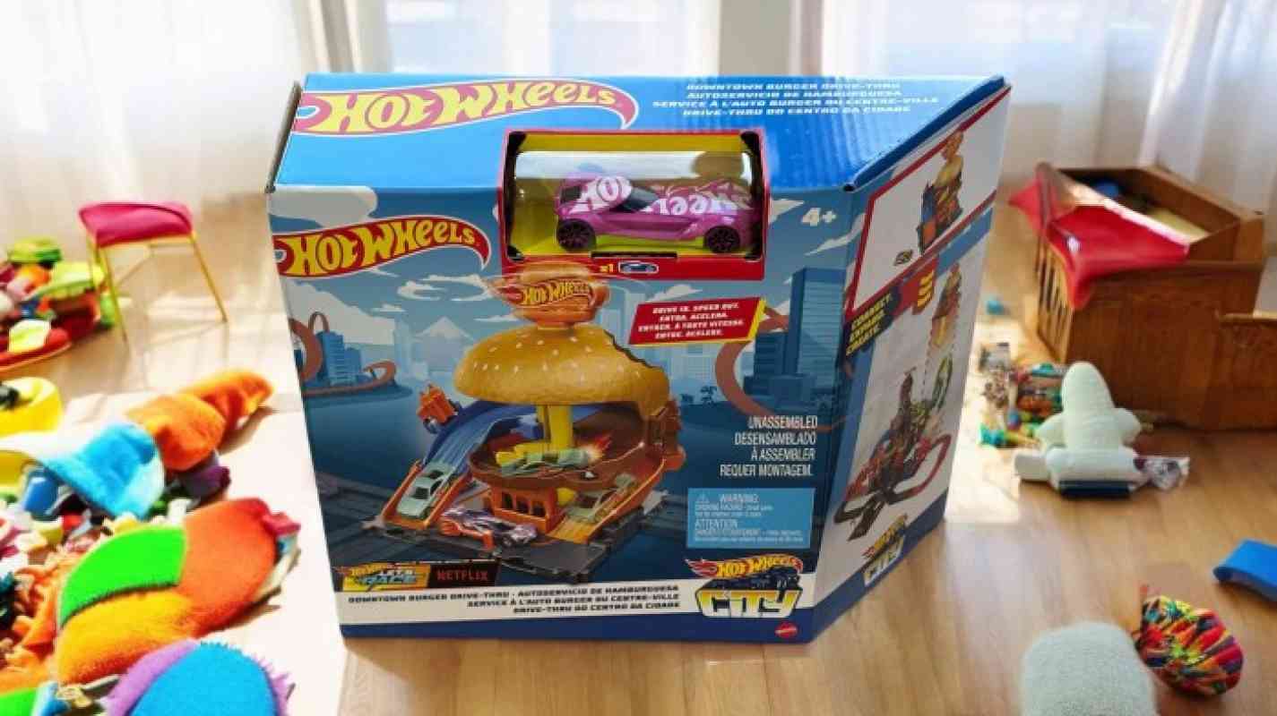 Promo Downtown Burger Drive-thru Hotwheels City Track Playset