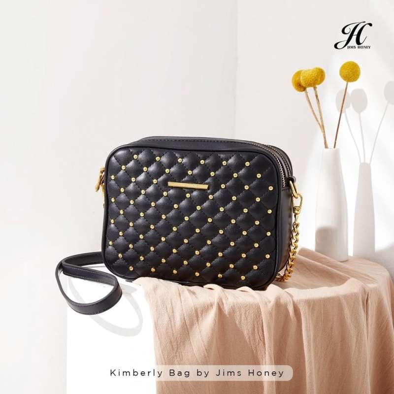 Tas Sling Bag Bandung: Tren Kekinian yang Menawan, Terjangkau, dan Mudah Didapat Secara Online