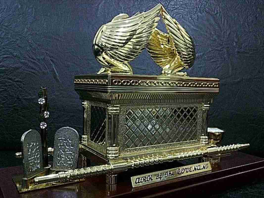 Jual Miniatur Tabut Perjanjian / The Ark Of The Covenant Di Seller Yama ...