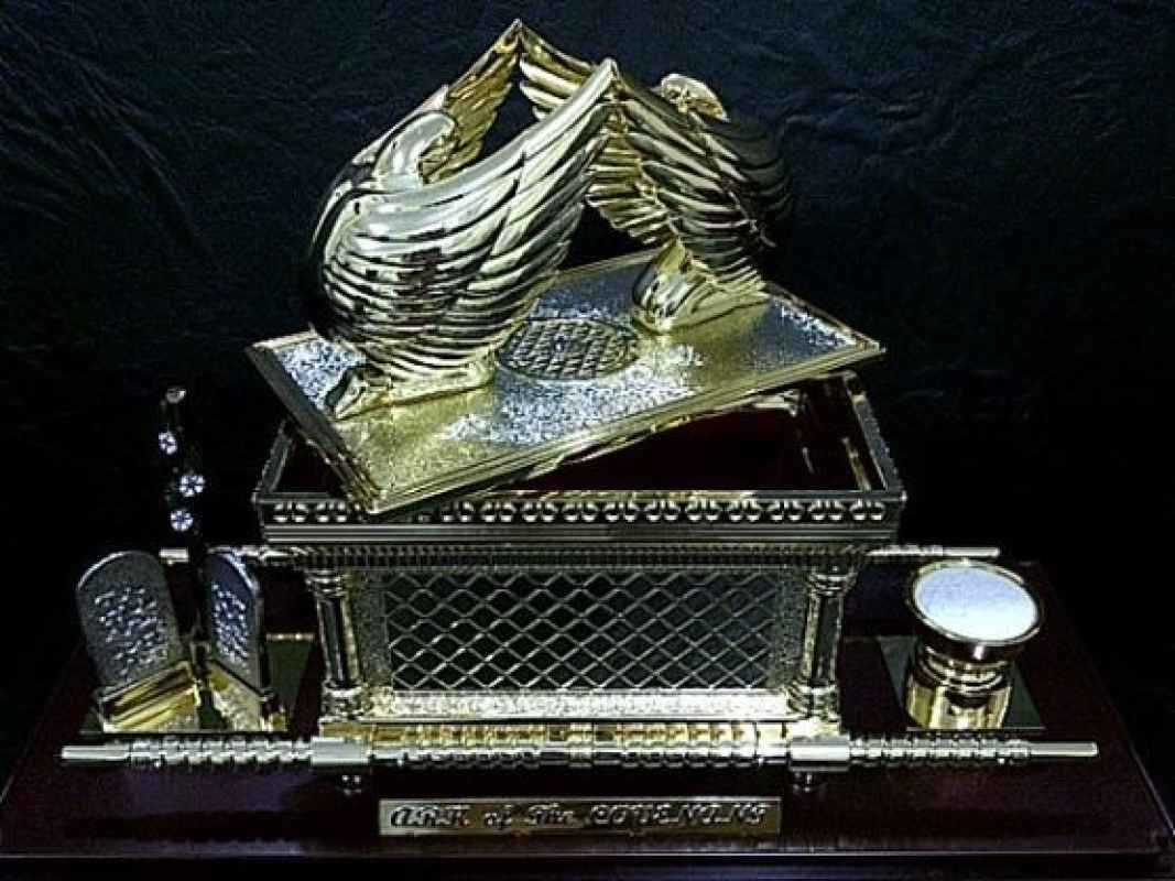 Jual Miniatur Tabut Perjanjian / The Ark Of The Covenant Di Seller Yama ...