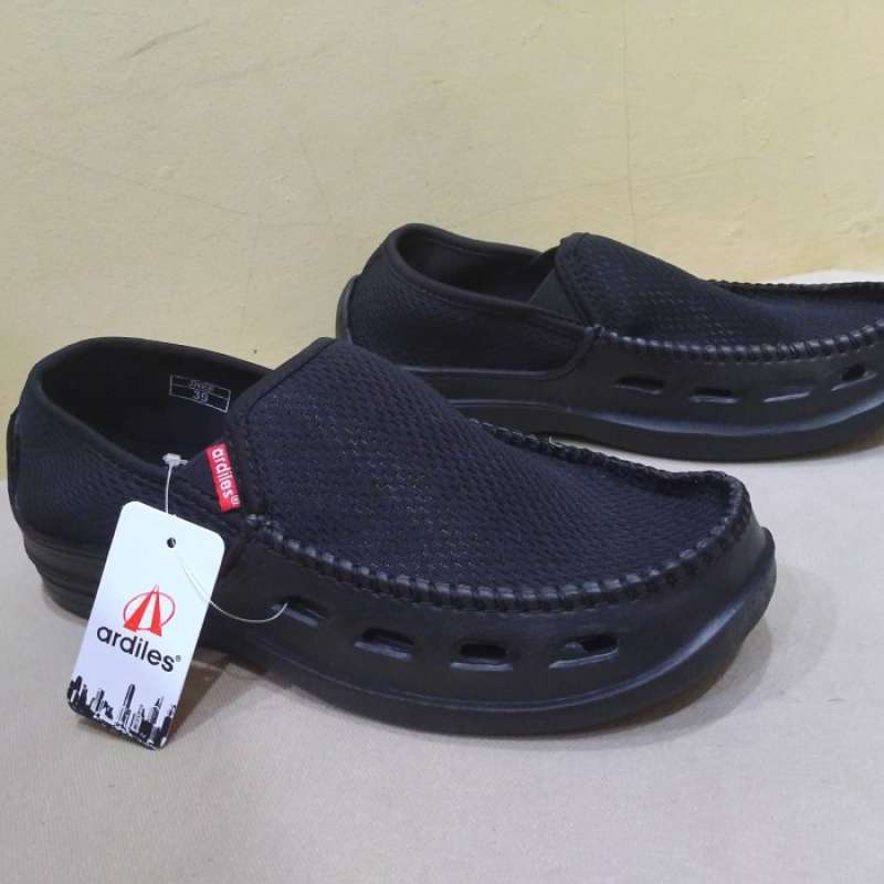 Ardiles slip on discount