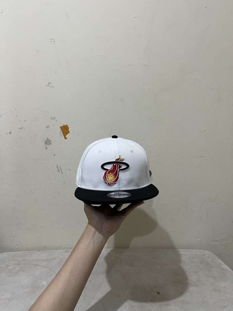 TOPI NEW ERA CAP 950 MIAHEA WHITE BL OSFA ORIGINAL 70768394