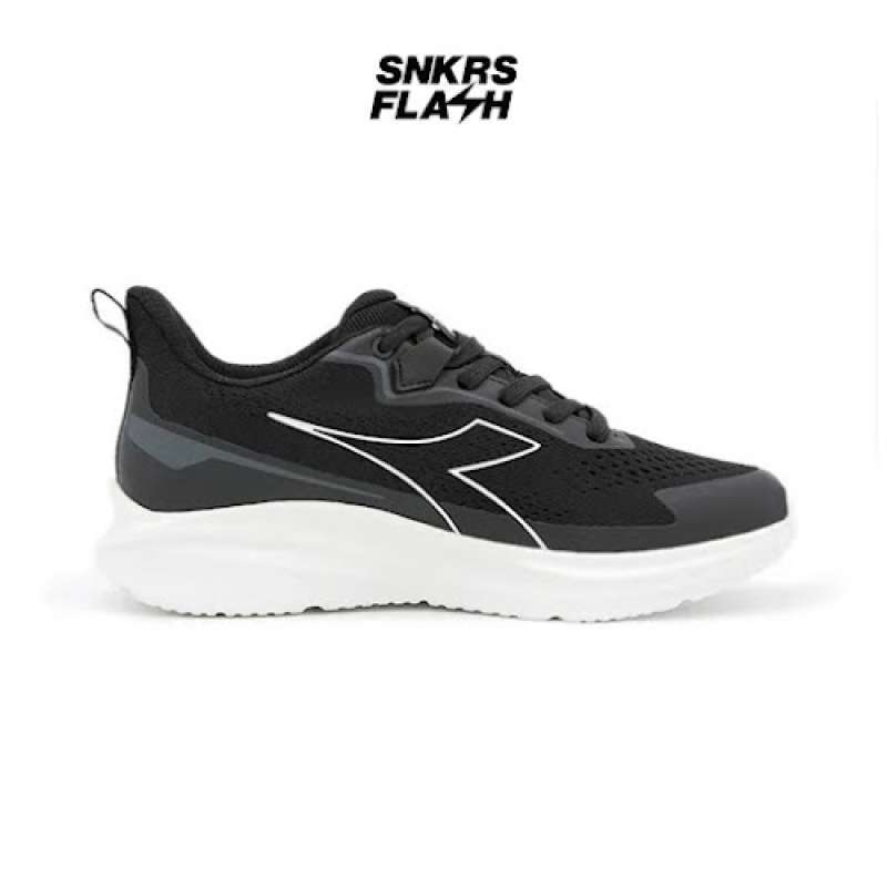 Sepatu Sneakers Pria DIADORA Piagio Black XR250705B