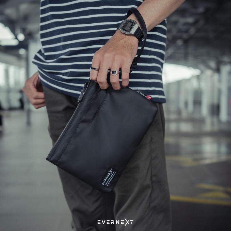 Pouch bag pria branded deals