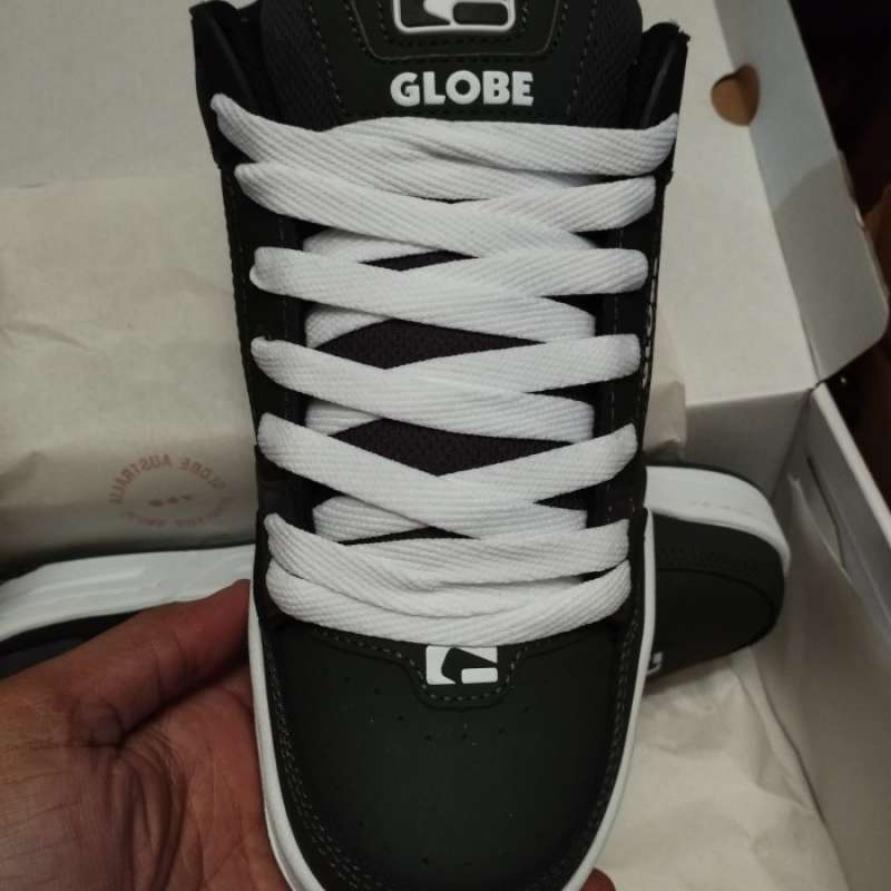 Sepatu globe tilt outlet