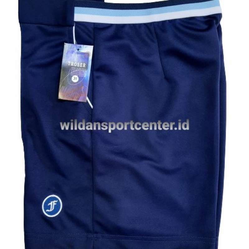 celana badminton putih