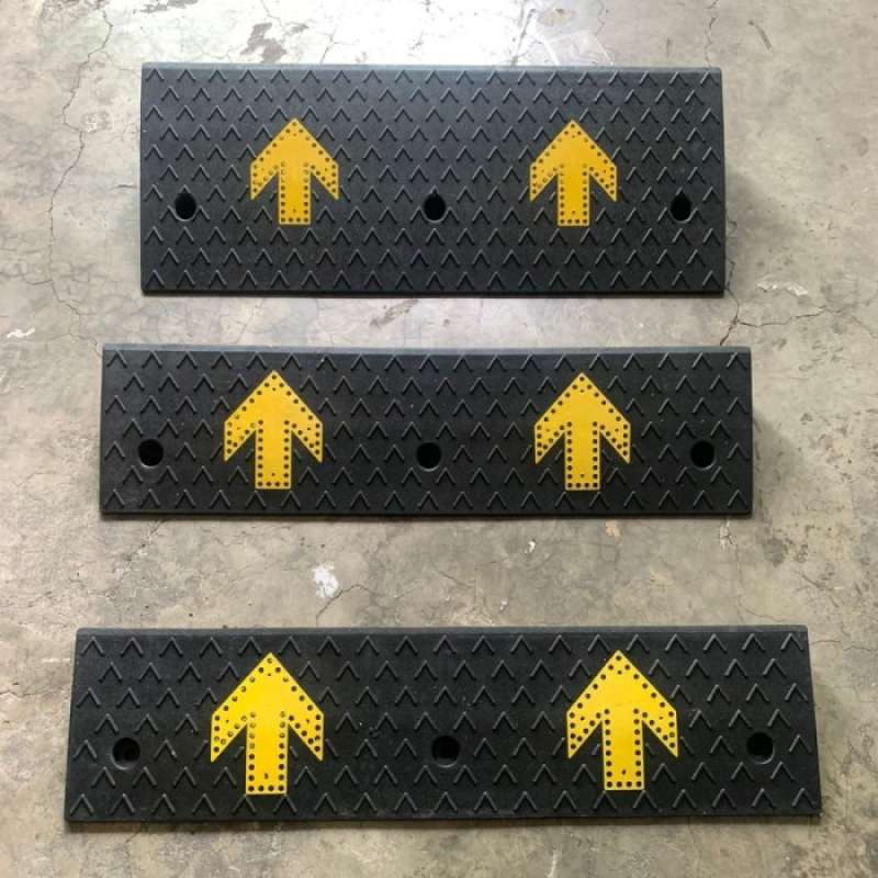Jual Rubber Ramp Arrow Tanjakan Karet 1 Meter Motif Panah Tinggi 7/10 ...