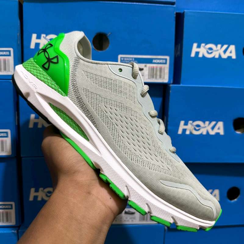 Under armour hovr harga 2025