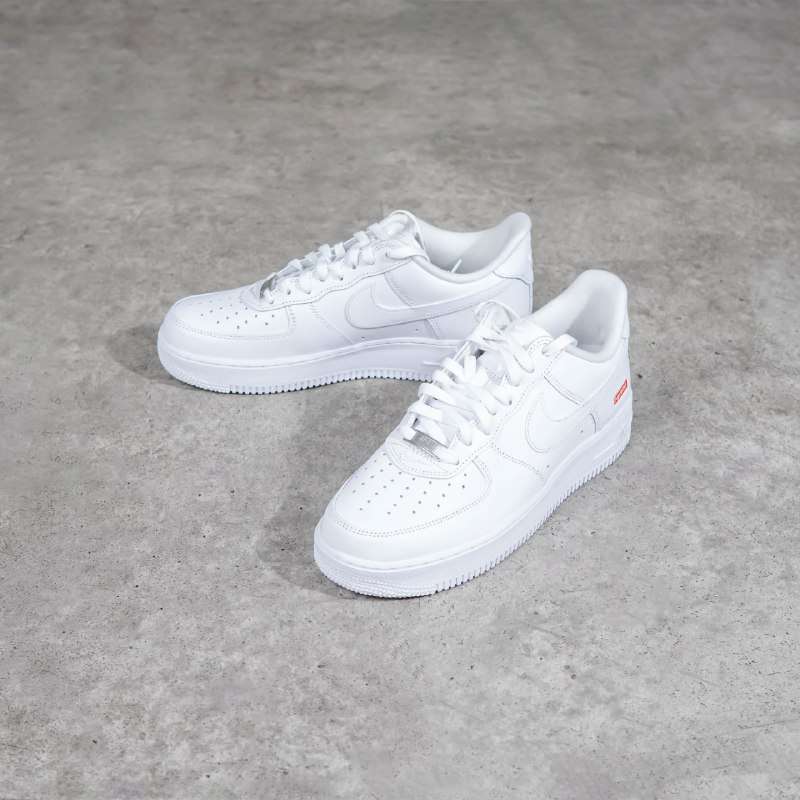 Nike Top All White Sneakers Sepatu NIKE AIR FORCE X SUPREME ALL
