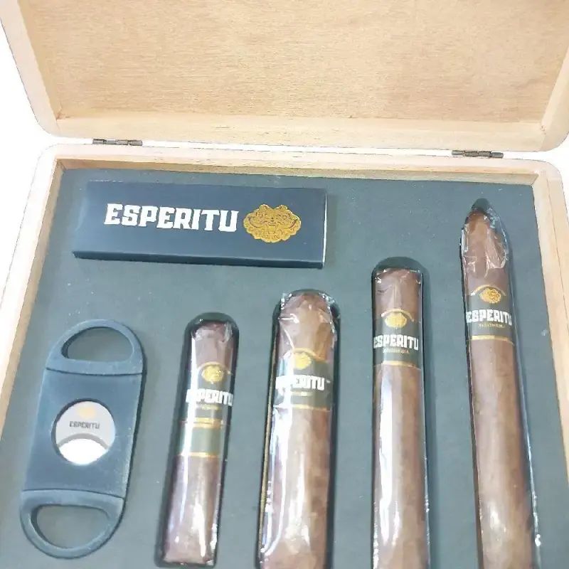 Jual Esperitu Cigar Exclusive Gift Box (4 Cigars + Cutter) Cerutu ...
