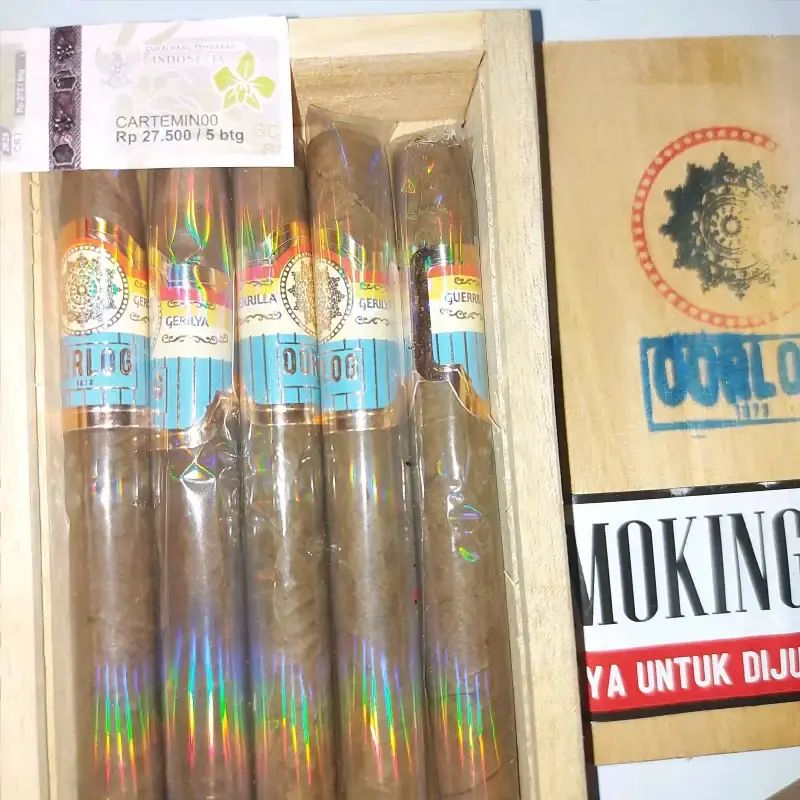 Jual Cerutu Oorlog Short (box Isi 5 Batang) Di Seller Javan Cigars ...