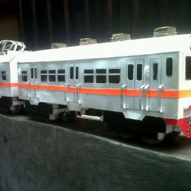 Jual Miniatur Krl Miniatur Commuter Line Papercarft Kereta Api Mini ...