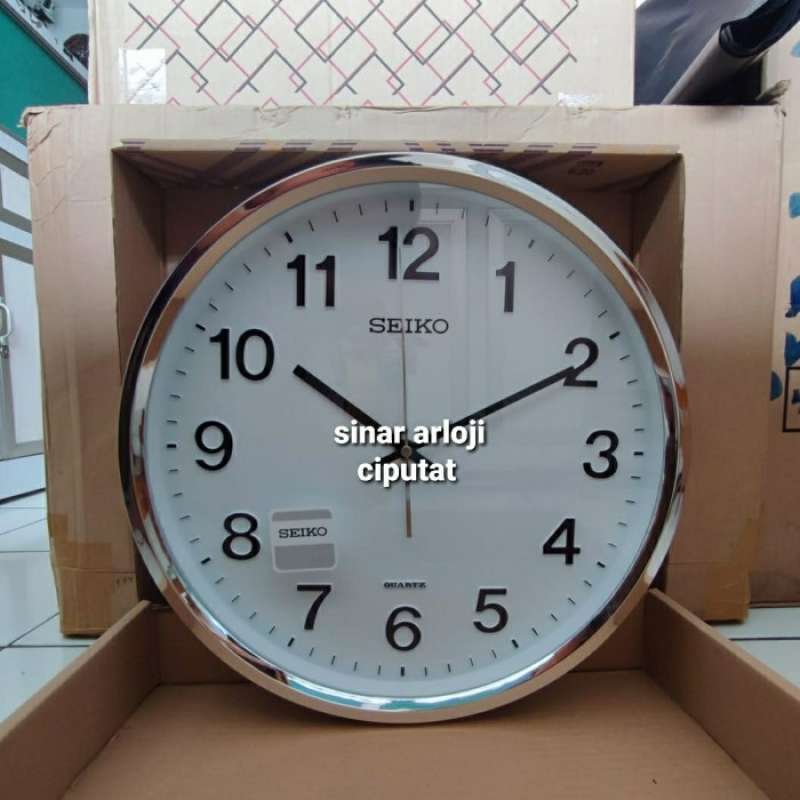 Promo Jam Dinding Seiko 36 Cm Mesin Sweep Diskon 23 di Seller Melangit