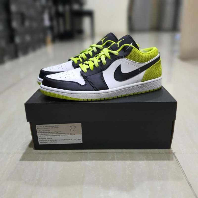 aj 1 low cyber green