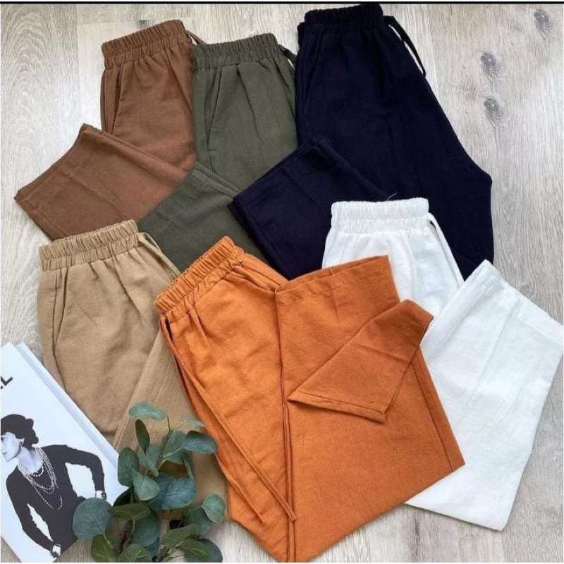 Qizlar tikka urib, oyoq kiyimlarini oyoq osti qilib sakrashadi. 40 yoshlilar uchun ochiq havoda anal porno