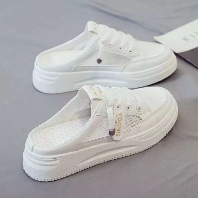 Sepatu sandal sneakers store