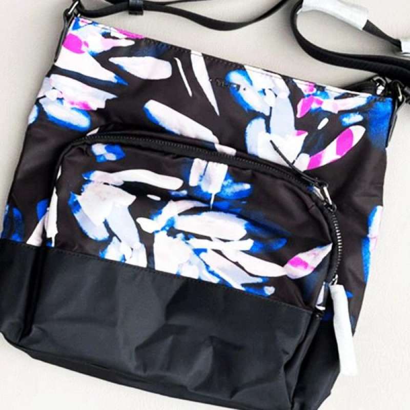Jual T U M I Cassie Crossbody Blue Multi Floral Di Seller Ns Market Official Store Pengadegan Kota Jakarta Selatan Blibli