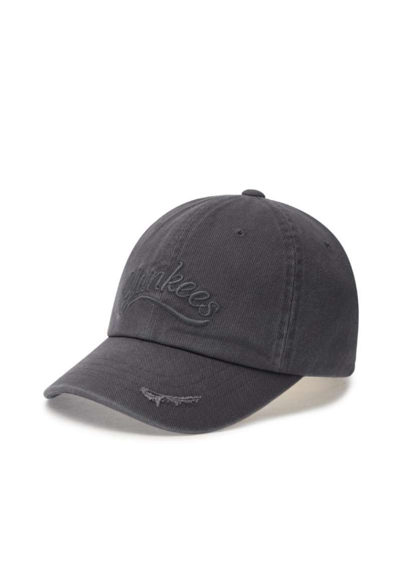 【MLB】 Varsity Vintage Tonton Cursive Unstructured Ball Cap Varsity Vintage Tone-Tone Cursive Unstructured Ball Cap