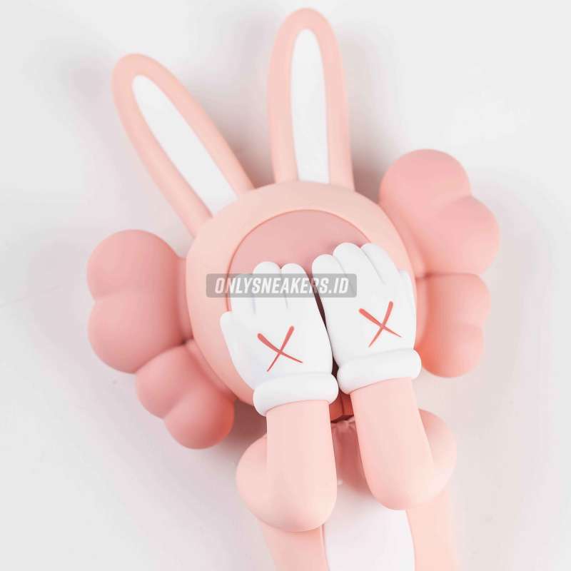 KAWS Holiday Indonesia Figure ピンク KAWS Holiday Indonesia 11.5