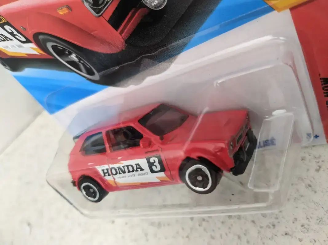 Hot Wheels 2025 - Honda Civic Custom 1973 Rouge - Échelle 1:64 - Série 'Then And Now'