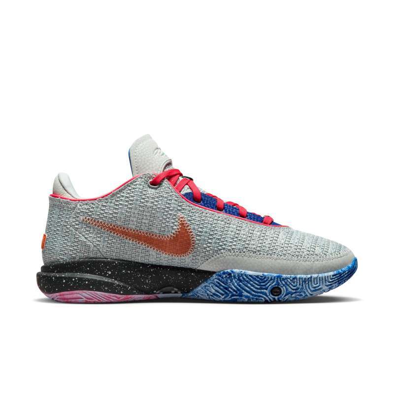 harga sepatu basket nike lebron james