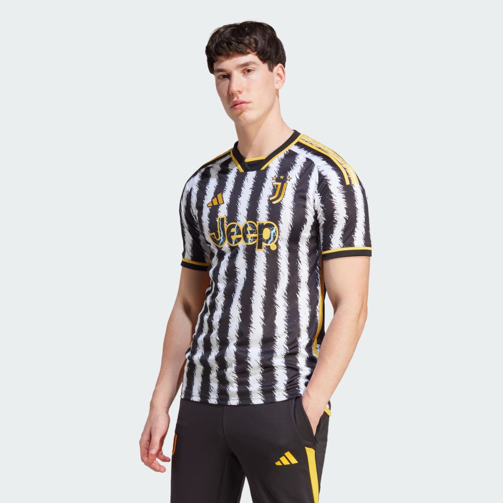 Juventus stron9er 2025 shirt