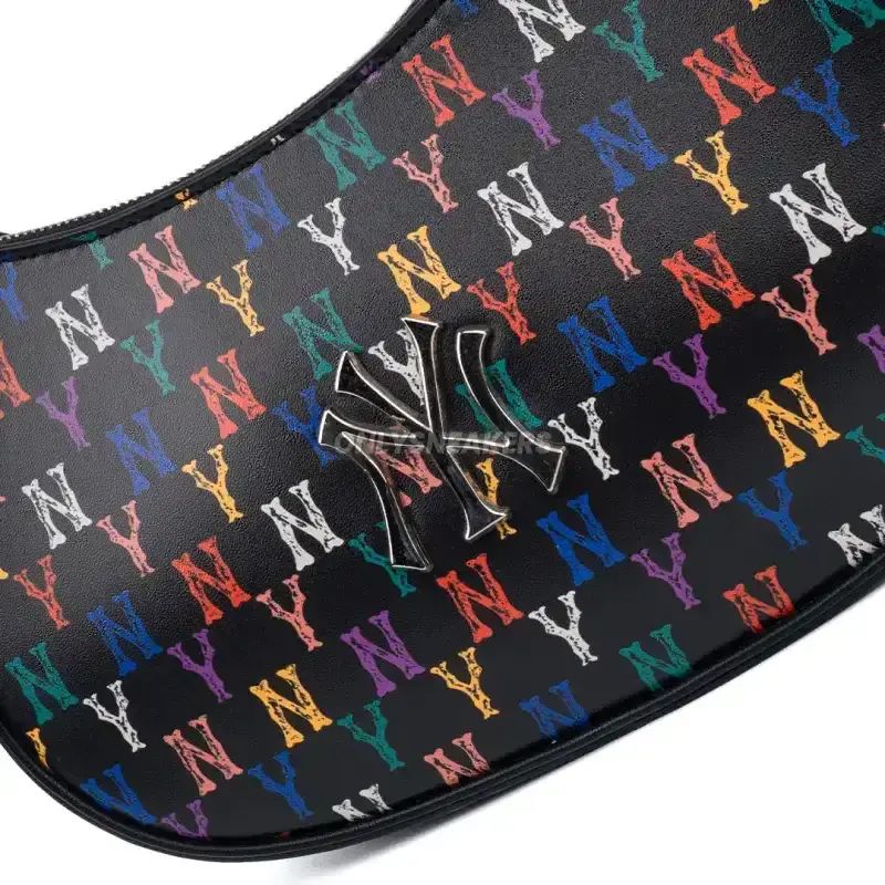 靴/バッグ MLB Monogram Embo Hobo New York Yankees Bag (Rainbow) Classic Monogram Embo Hobo Bag New York Yankees