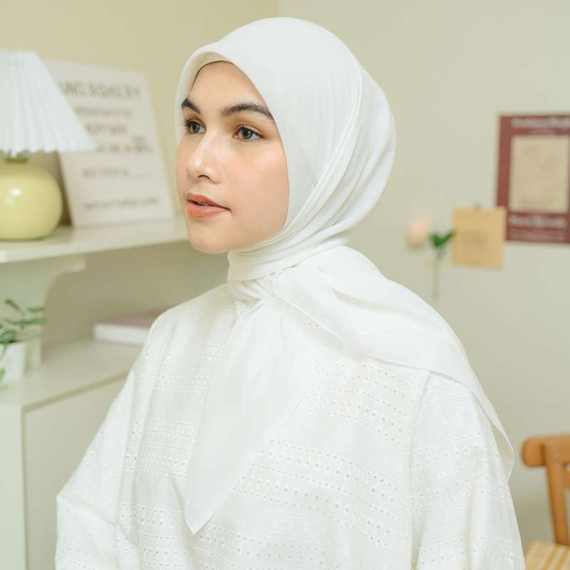 hijab broken white