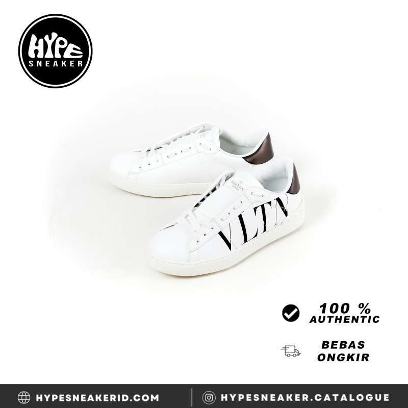 Sepatu VALENTINO VLTN TEXT BLACK WHITE SNEAKER 100 ORIGINAL