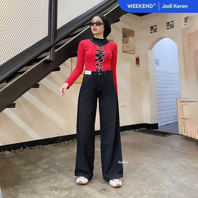 Erkak qogirchoqni dildo bilan sikadi