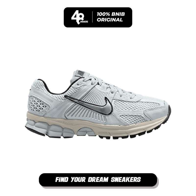 Sepatu Sneakers Wanita Nike Zoom Vomero 5- Pure Platinum (FN6742-002)  Original