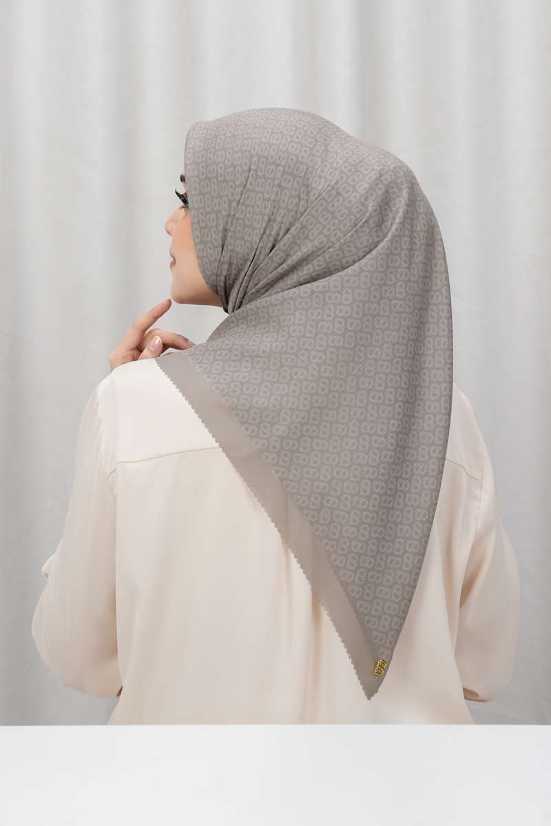 tapis pleated shawl buttonscarves