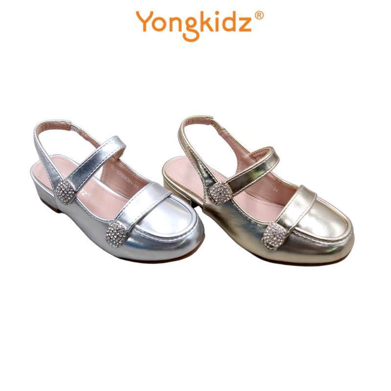 Qiz yigitini koz ongida aldadi (porno video) Mushukdagi gayrioddiy narsalar