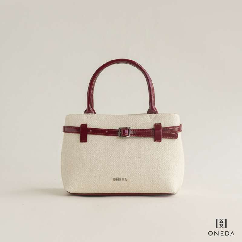 Qiz barmoqlari bilan mushukini ochdi (foto) Turmush ortoqlarimiz azolarining fotosuratlari