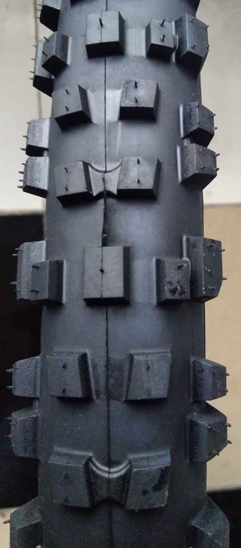 Jual Ban Luar Sepeda 24 X 210 Kenda Motif Off-road K-887 Di