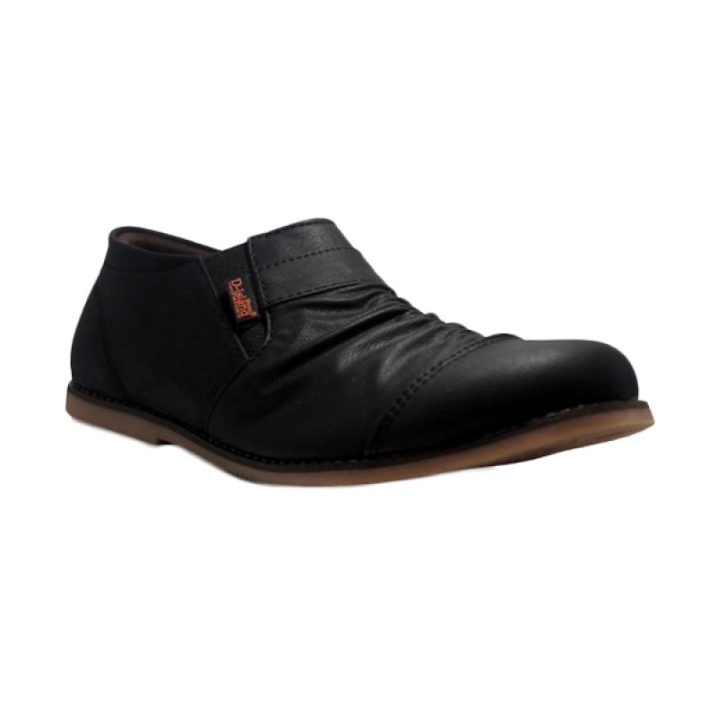 D-Island Slip On Wrinkle High Qualty Leather Black Sepatu Pria