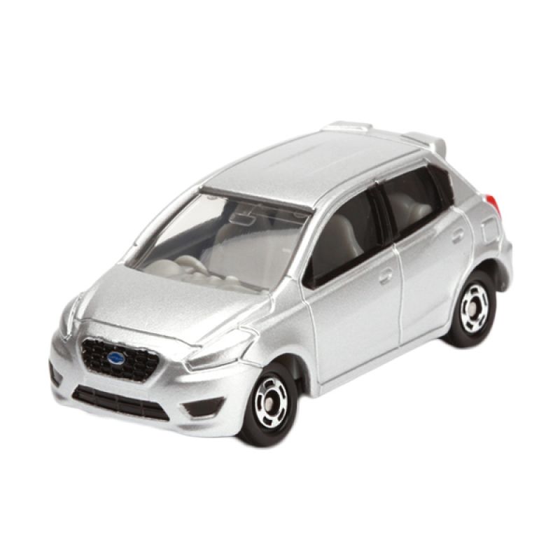 tomica datsun go