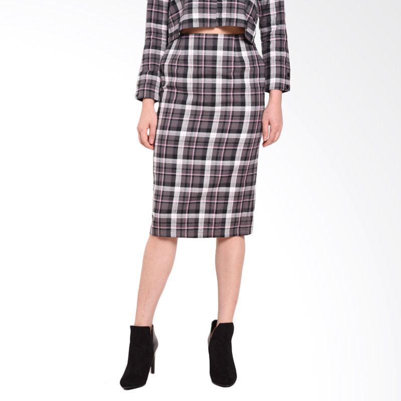 Jual Luna Maya Exclusive Tartan Pencil BL 0003 Black Skirt Jual Luna Maya Exclusive Tartan Pencil BL 0003 Black Skirt