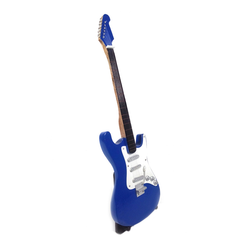Miniatur Gitar Dari Bambu Miniatur Gitar Dari Bambu