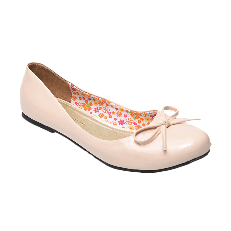 cream flat shoes