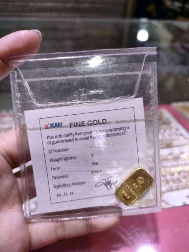 logam mulia antam 5gr tegak