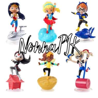 DC Girl Qposket Action Figure Set isi 6